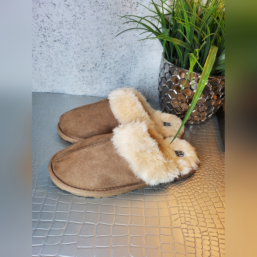 Route 66 NWOB Men's Suede Slippers with Faux Fur Lining Tan Size 7/8 - Picture 3 of 9